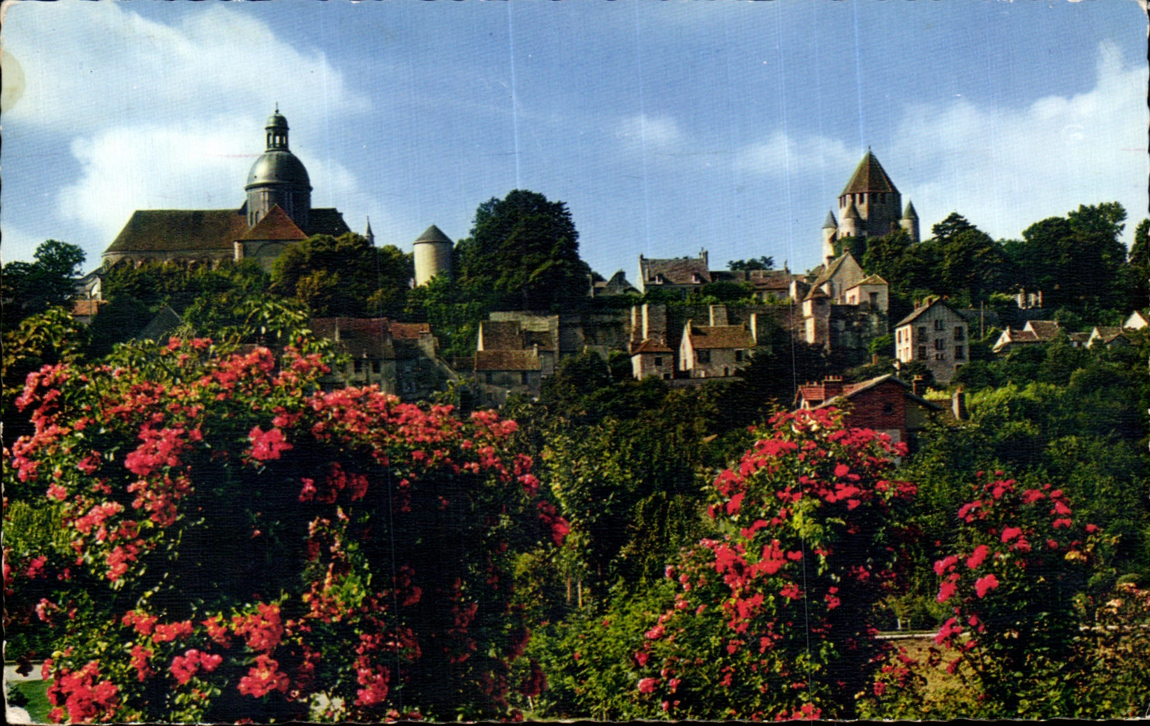 CPA Provins Seine et Marne Panorama de la Ville Haute Sur la Raseraie I Eglise St Quiriace et la Tour de Cesar