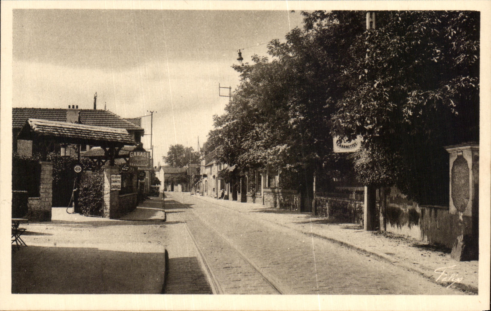 CPA Barbizon et sa Foret Barbizon and its Forest Rue Grande Les Charmettes