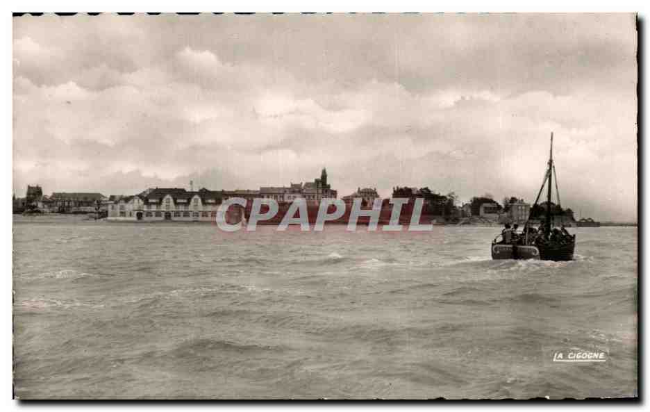 CPA Le Crotoy Promenade en baie de la Somme Bateau de peche 