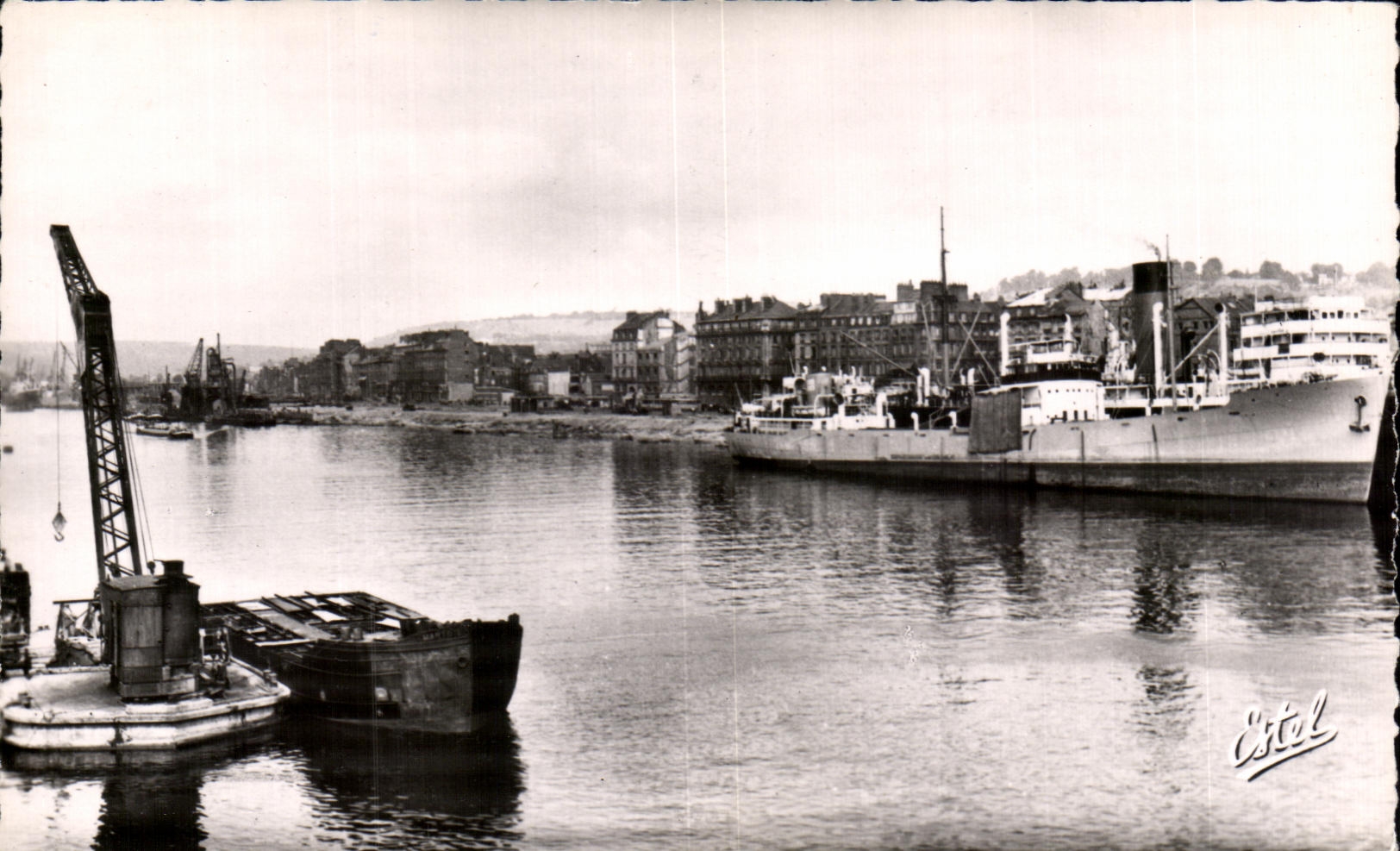 CPA Rouen Les Quais de la Seine Bateau