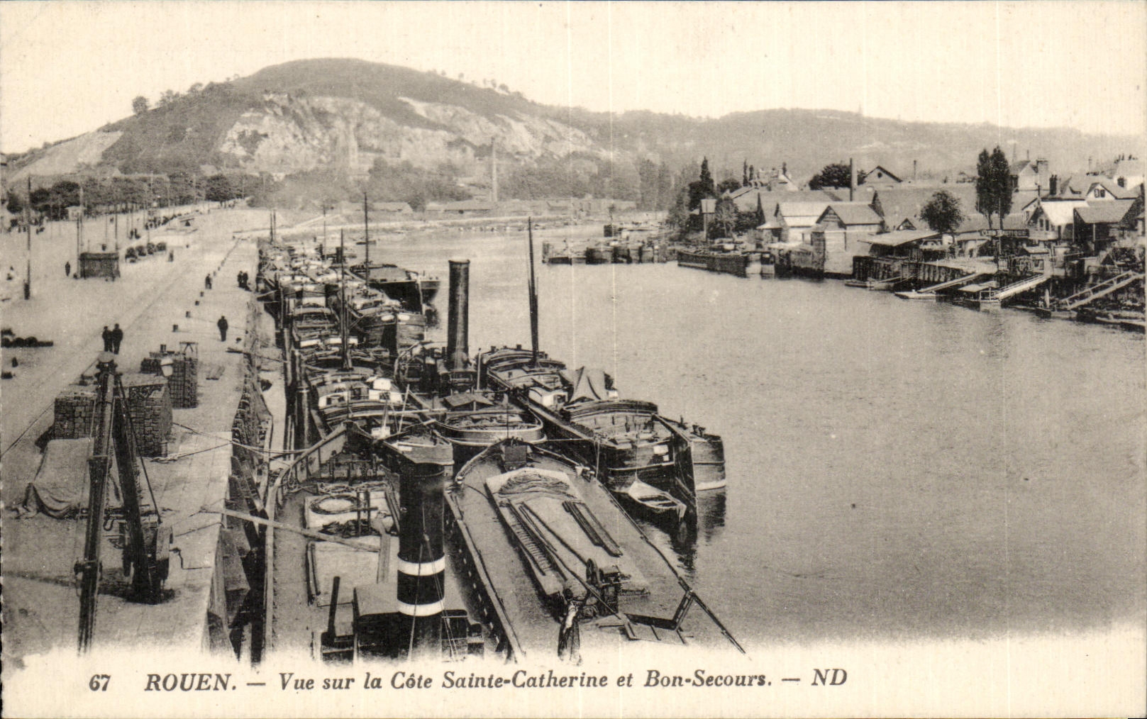 CPA Rouen Vue sur la Cote Sainte Catherine et Bon Secours Bateaux