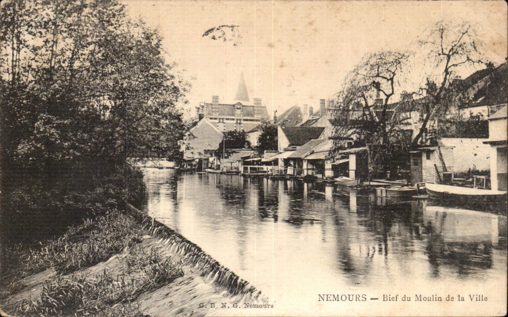 CPA Nemours Bief du Moulin de la Ville