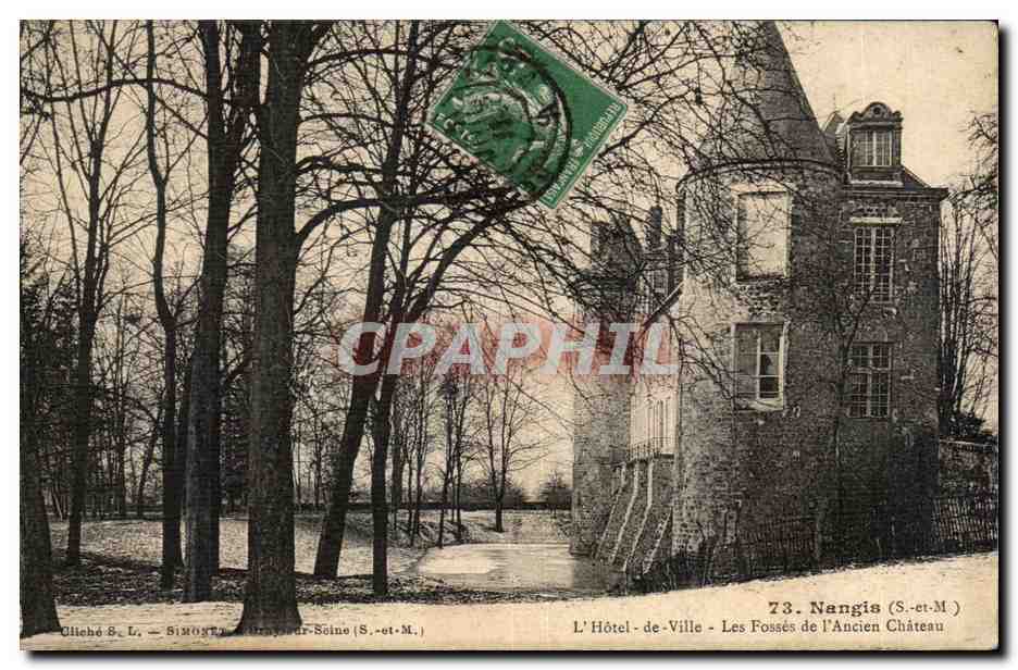 CPA Nangis Hotel de Ville Les Fosses de l Ancien Chateau