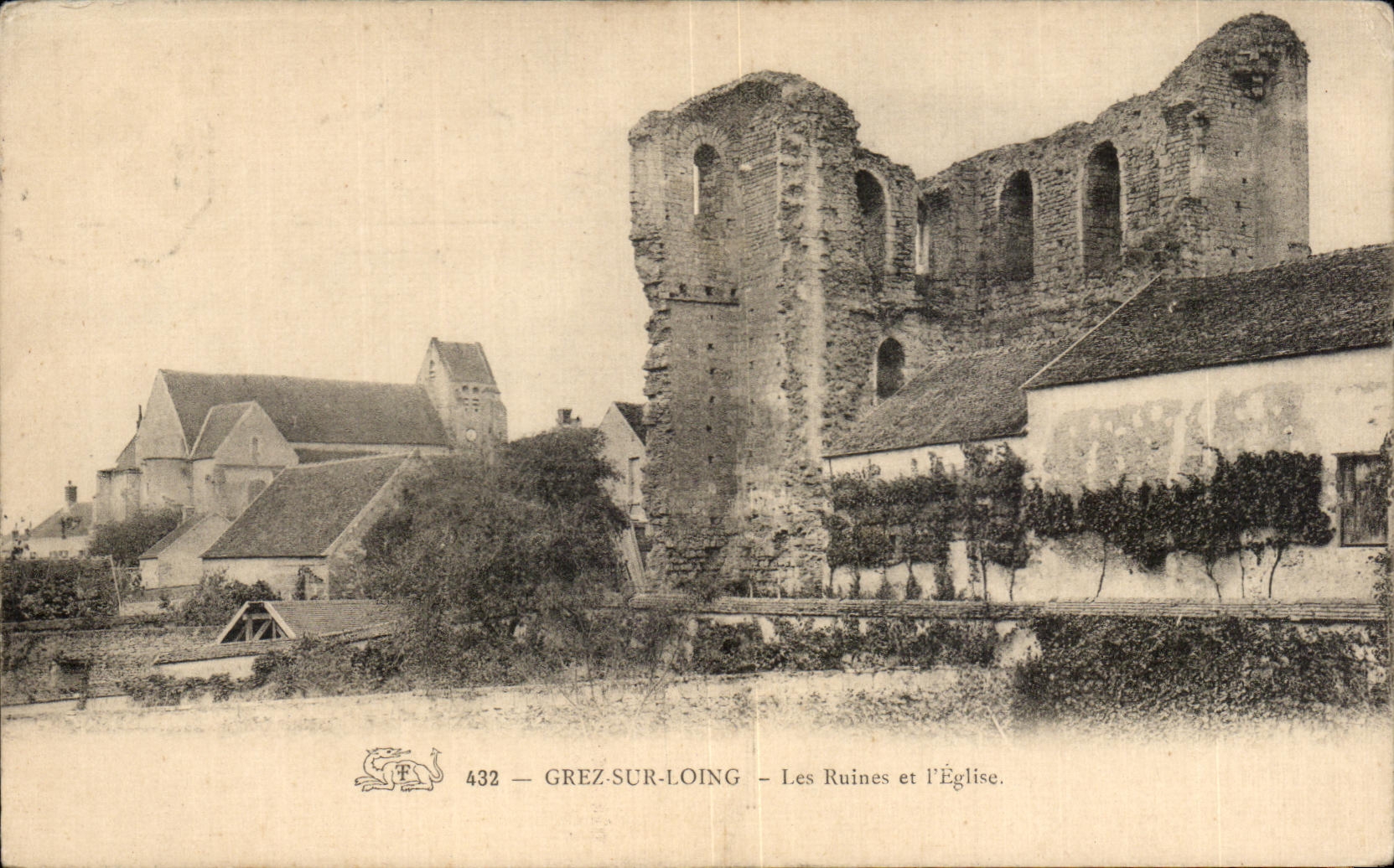CPA Grez Sur Loing Les Ruines et l Eglise