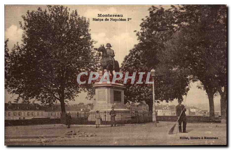 Montereau — Statue de Napoléon Ier — Milliet, libraire à Montereau