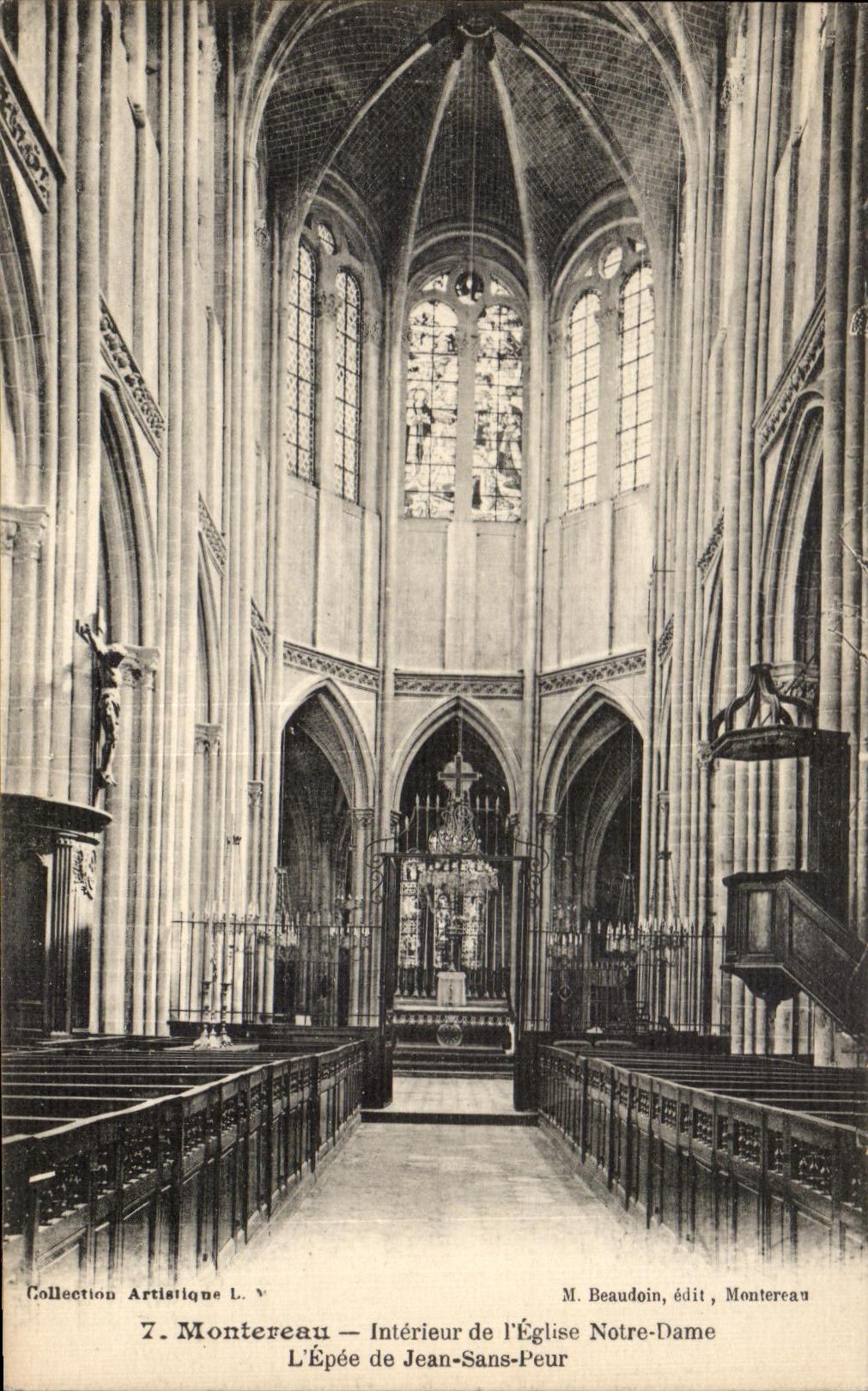 Innenansicht der Kirche Notre-Dame — Das Schwert des Jean-Sans-Peur — Künstlerische Sammlung L. V. — M. Beaudoin, Verlag, Montereau