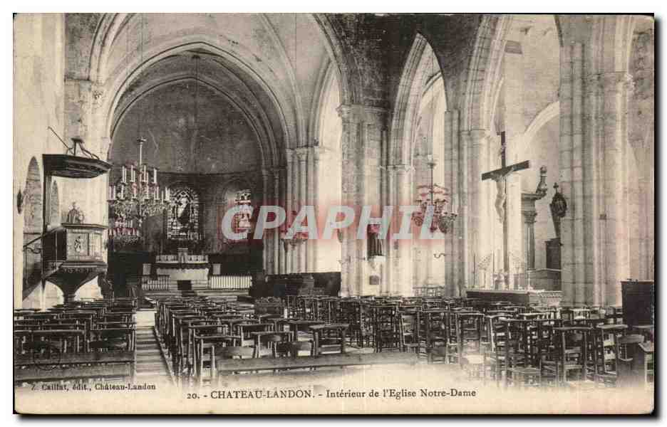 CPA Chateau Landon Interieur de l Eglise Notre Dame