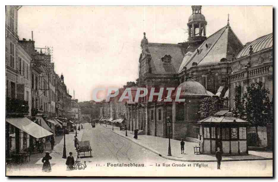 Fontainebleau — Die Hauptstraße und die Kirche — CPAPHIL