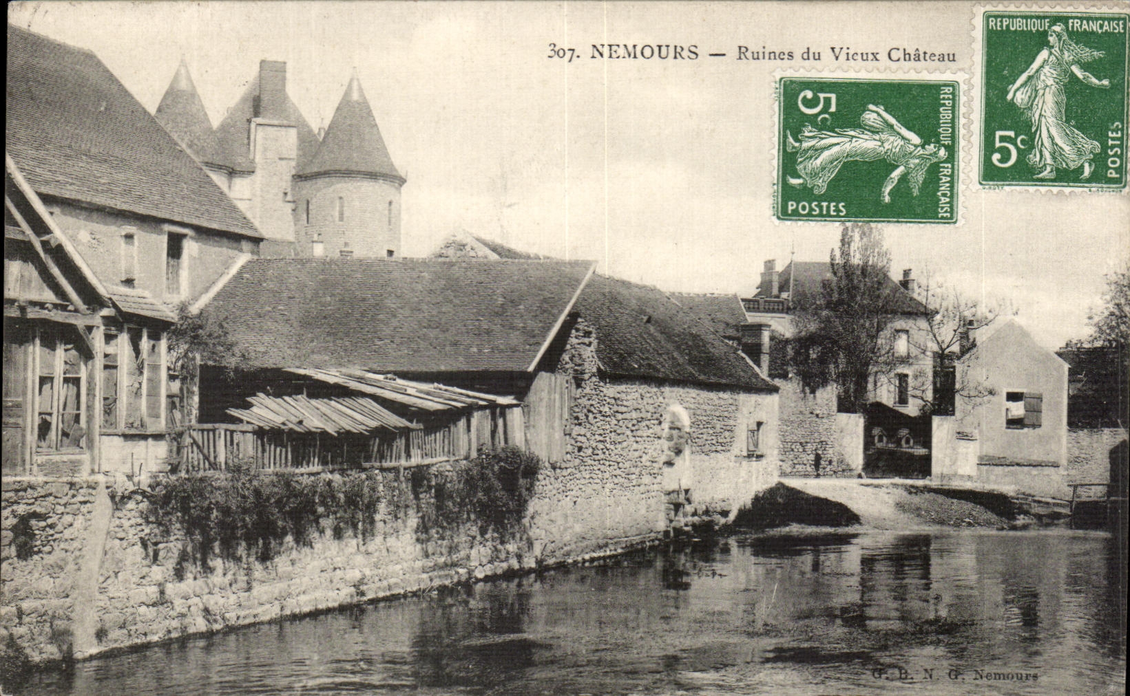CPA Nemours Ruines du Vieux Chateau