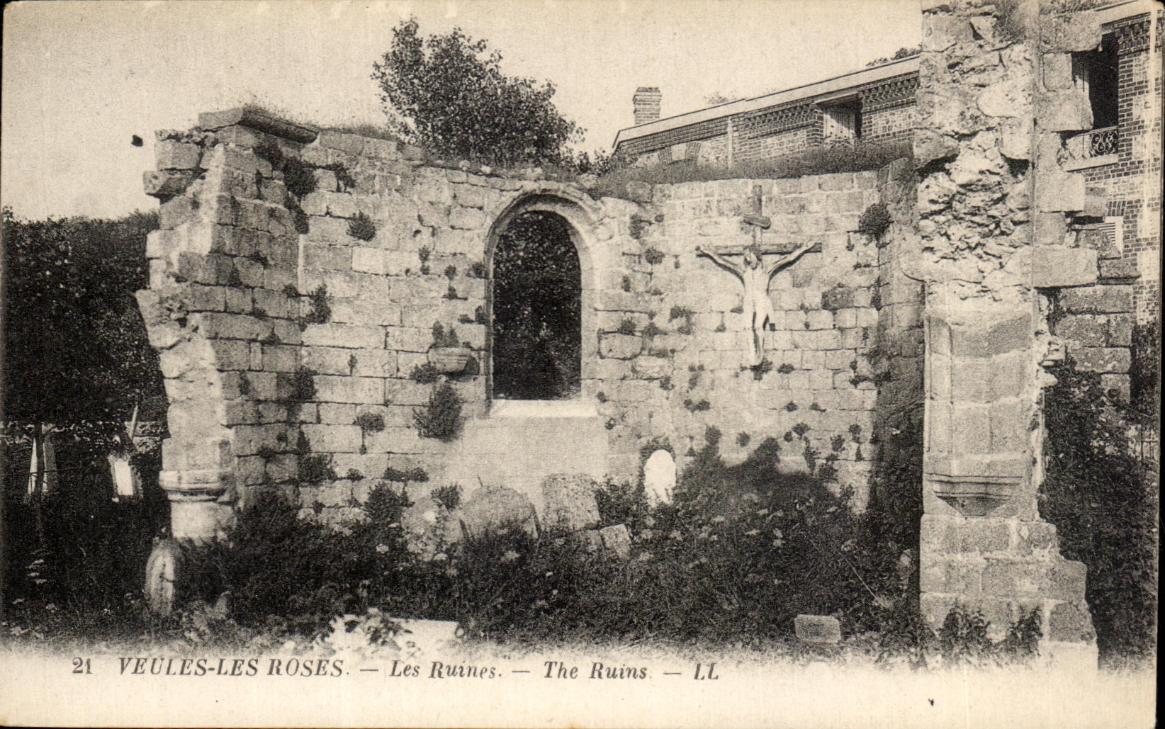 CPA Veules Les Roses Les Ruines The Ruins Christ