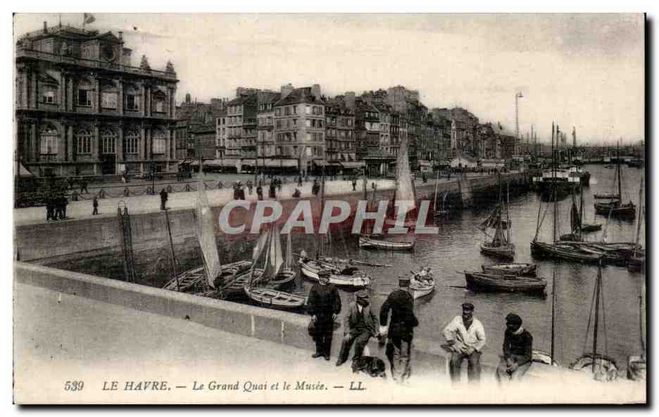 CPA Le Havre Le Grand Quai et le Musee Bateaux