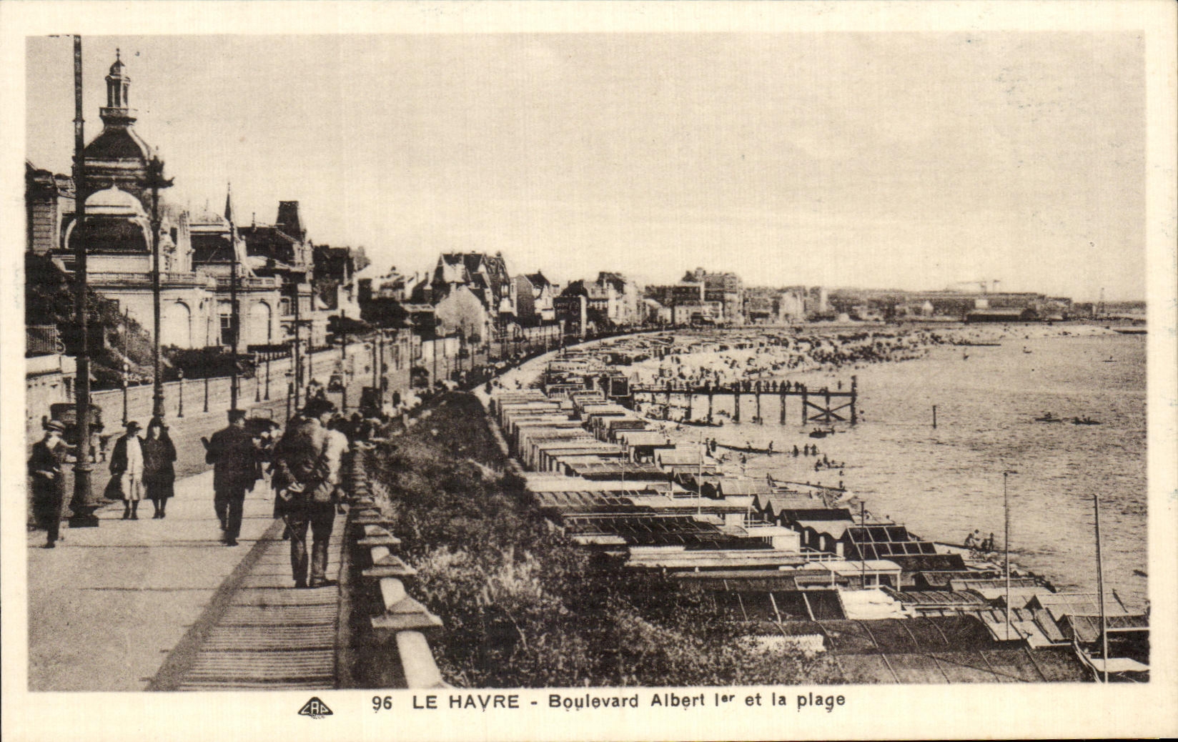 CPA Le Havre Boulevard Albert I et la Plage