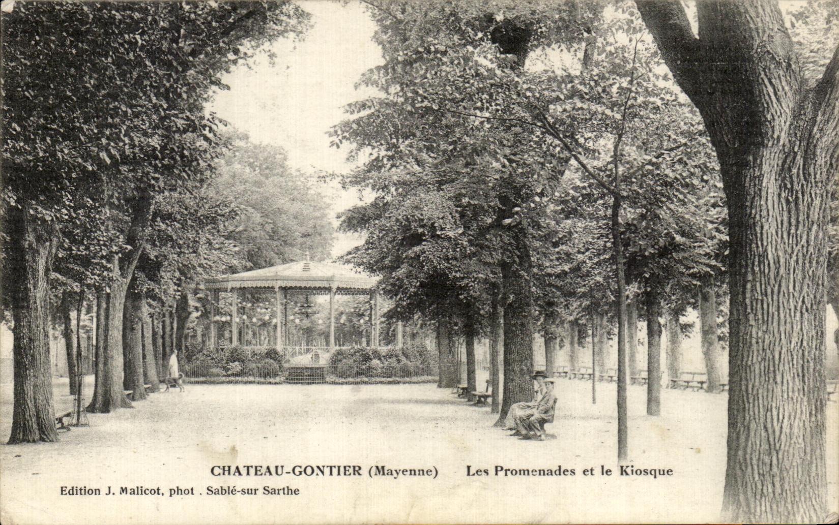 Château-Gaontier (Mayenne) — Les Promenades et le Kiosque — Edition J. Malicot, phot. Sablé-sur-Sarthe
