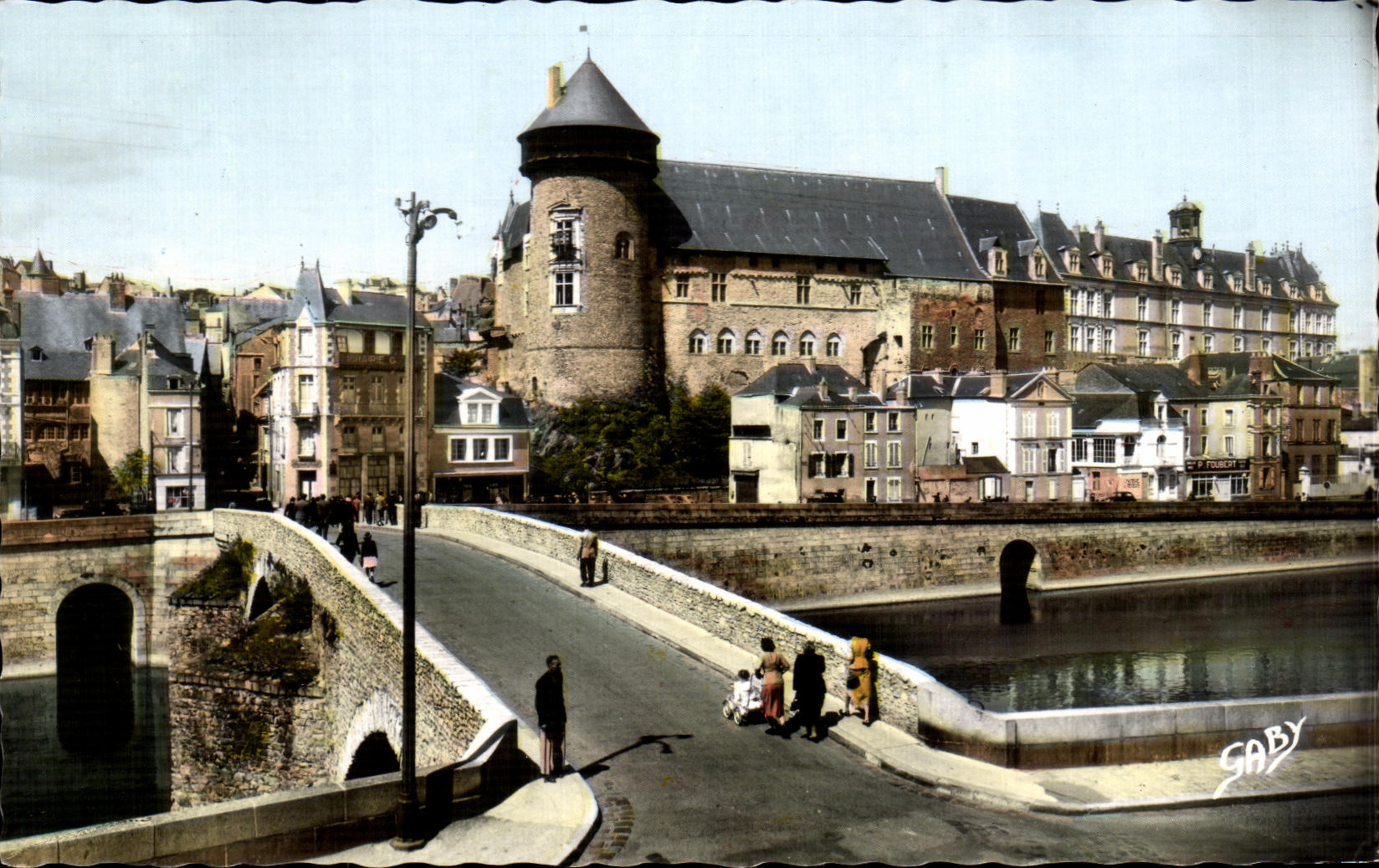 CPA Laval Le Vieux Pont et le Chateau