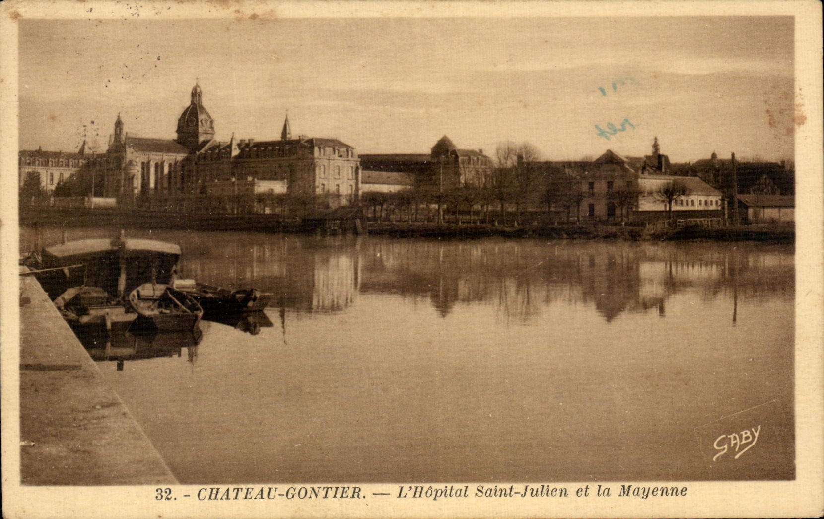 Château-Gaontier — L'Hôpital Saint-Julien et la Mayenne — Gaby