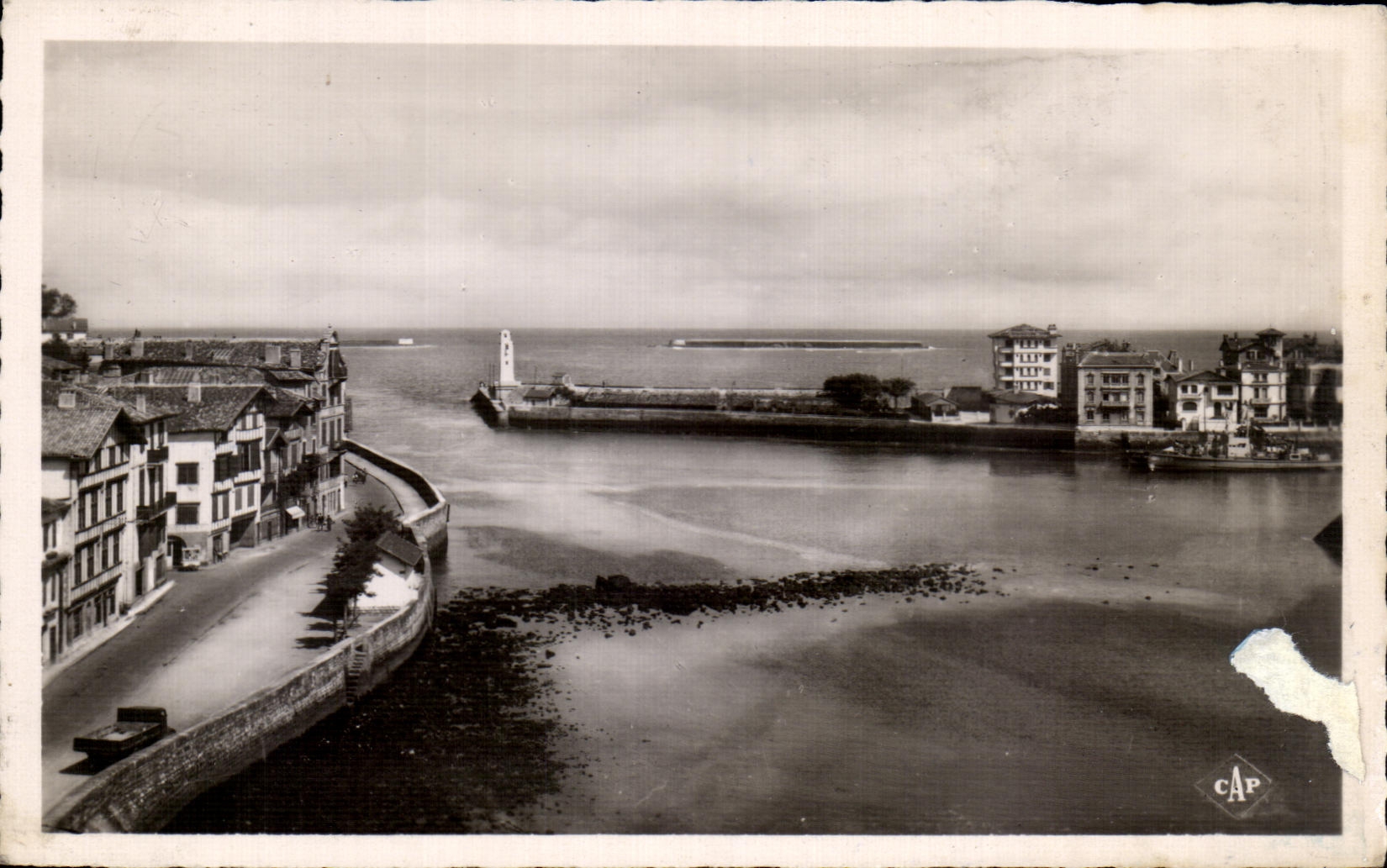 Saint-Jean-de-Luz — Entrata del Porto — Cartolina d'epoca Paris (51)