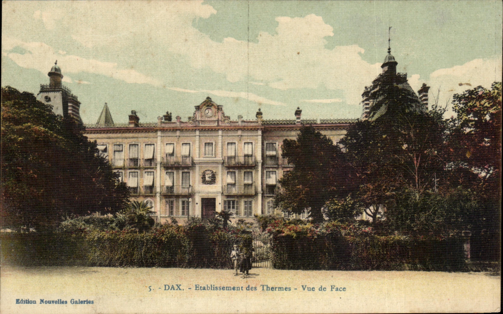 CPA Dax Etablissement des Thermes Vue de Face