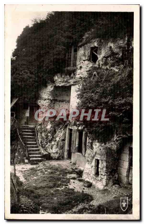 Les Roches-sur-Loir — Habitations troglodytes « Les Clotereaux » — Éditions du LYS, Moihias