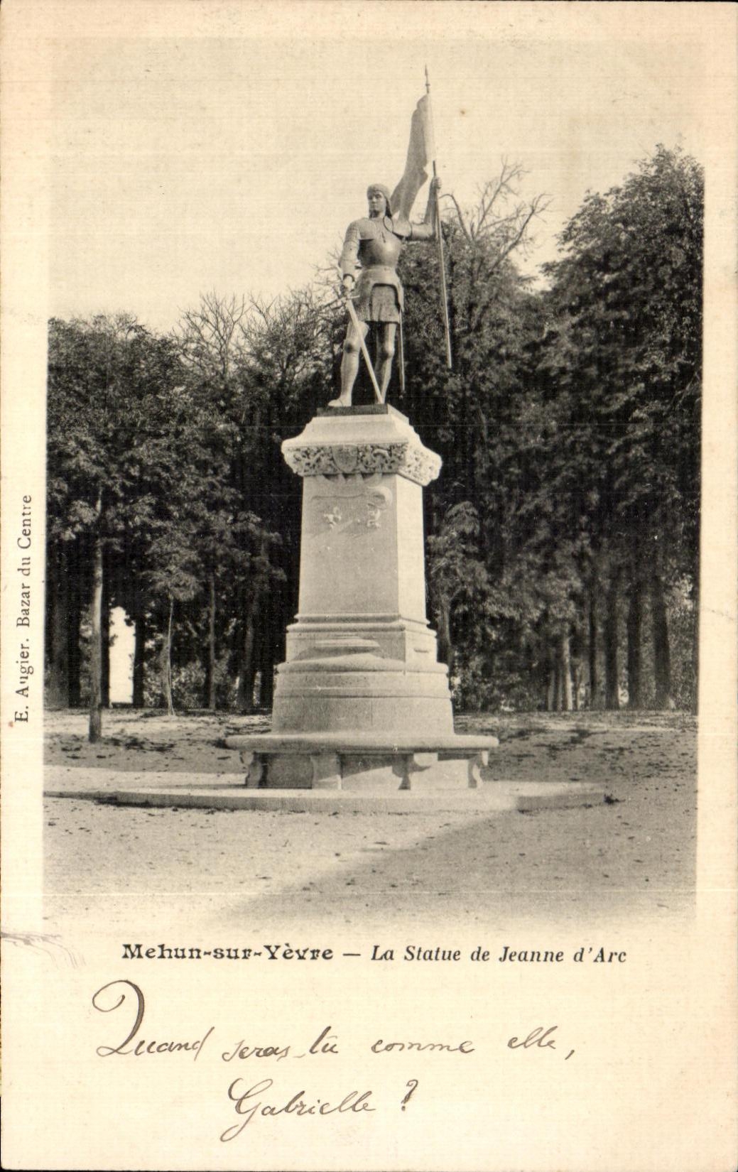 Mehun-sur-Yèvre — La Statua di Giovanna d'Arco — E. Augier, Bazar du Centre