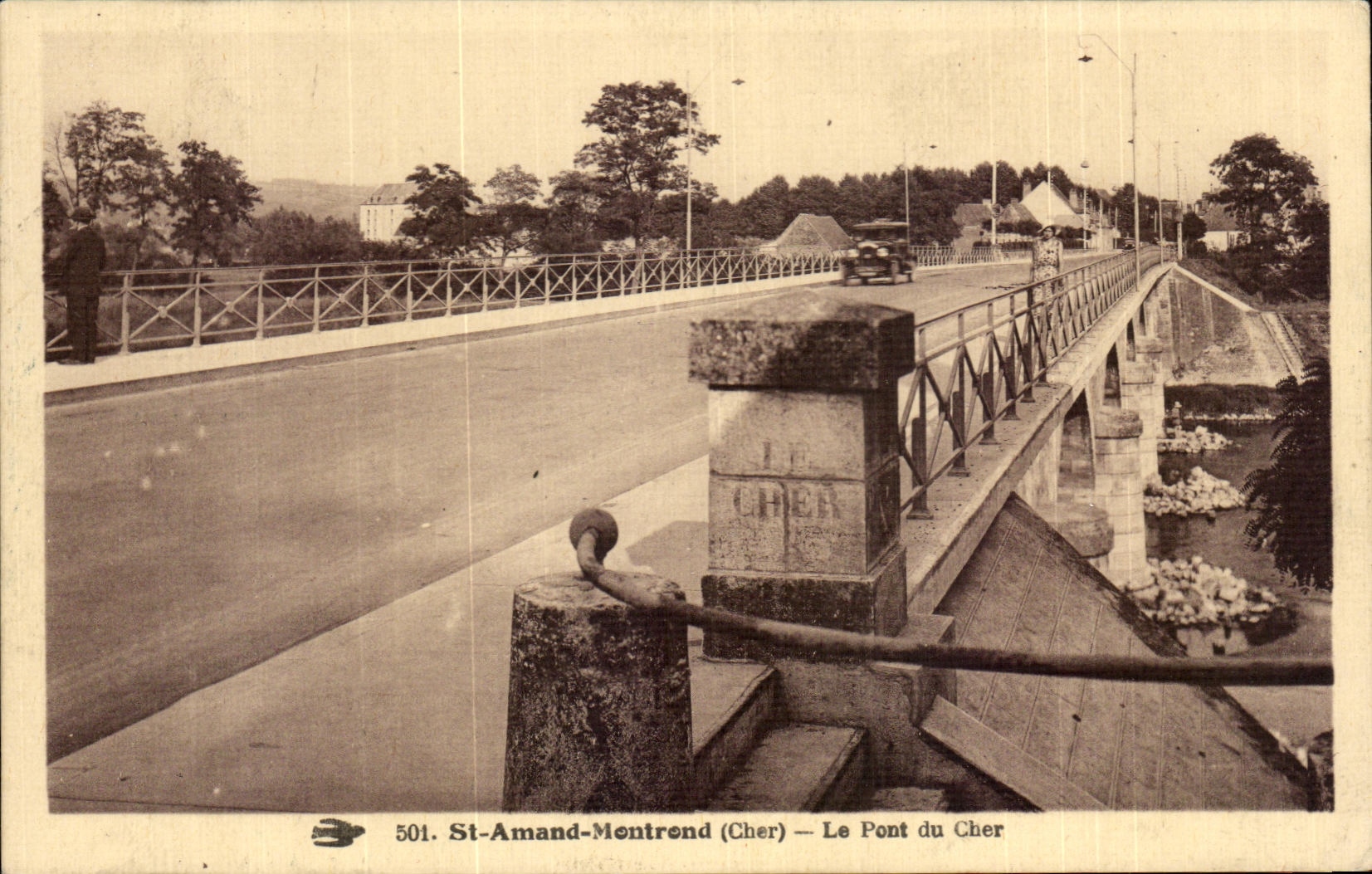 CPA St Amand Montrond Le Pont du Cher