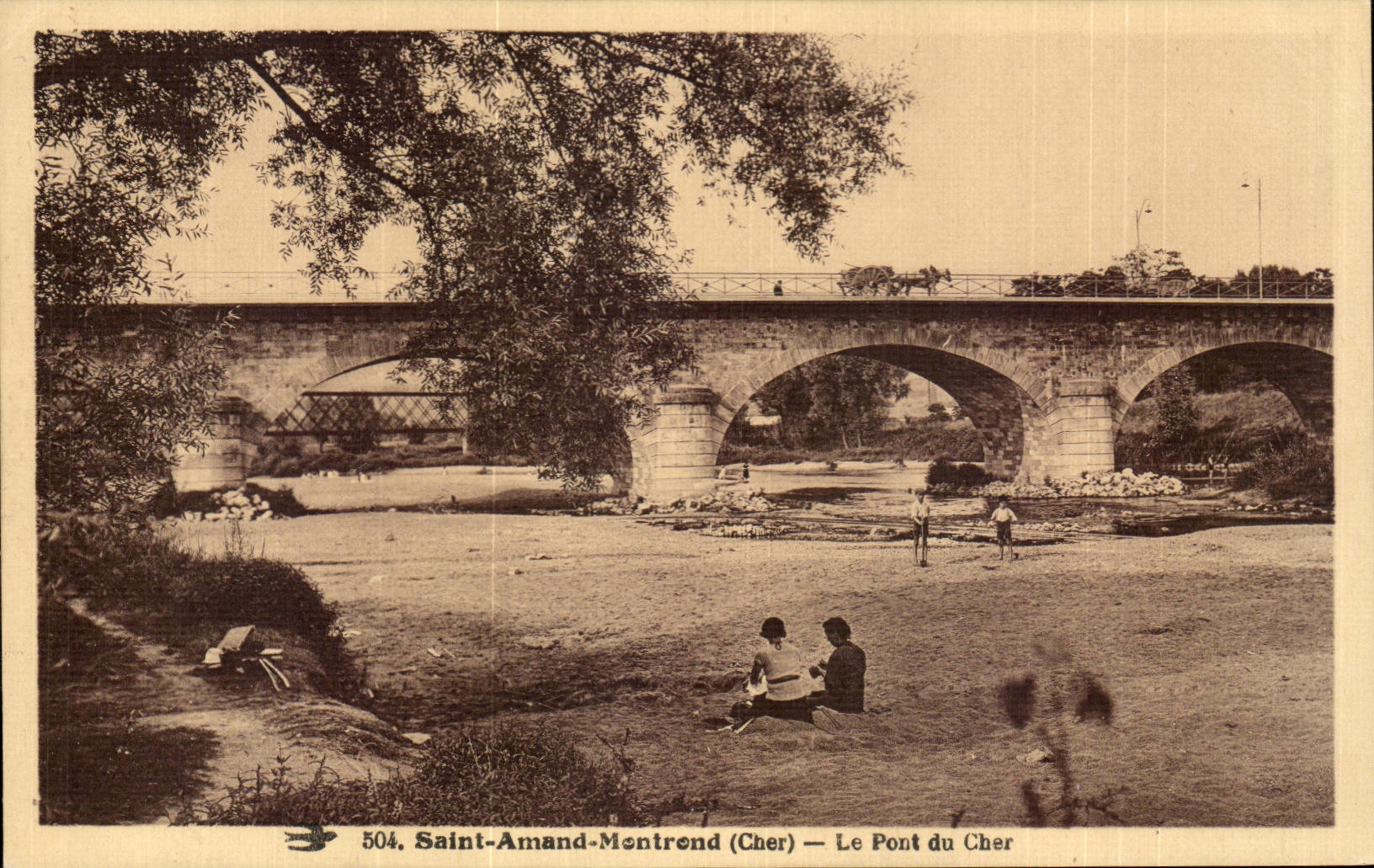 CPA Saint Amand Montrond Le Pont du Chaer