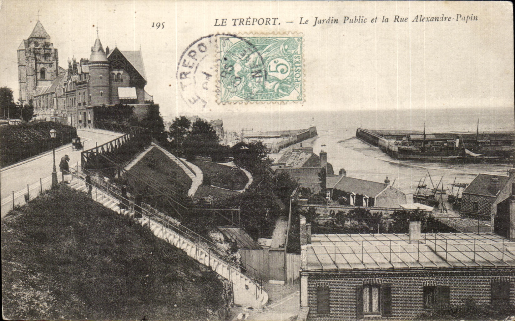 CPA Le Treport Le Jardin Public et la Rue Alexandre Papin
