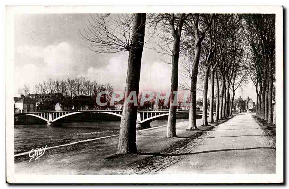 Châtellerault (Vienne) — Les bords de la Vienne et le Pont Louis-Camille-de-Haouges — Éditions Caby