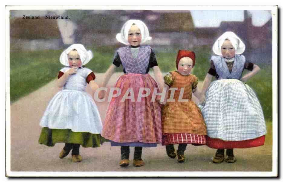 CPA Folklore Costumes Enfants Zeeland Pays Bas 