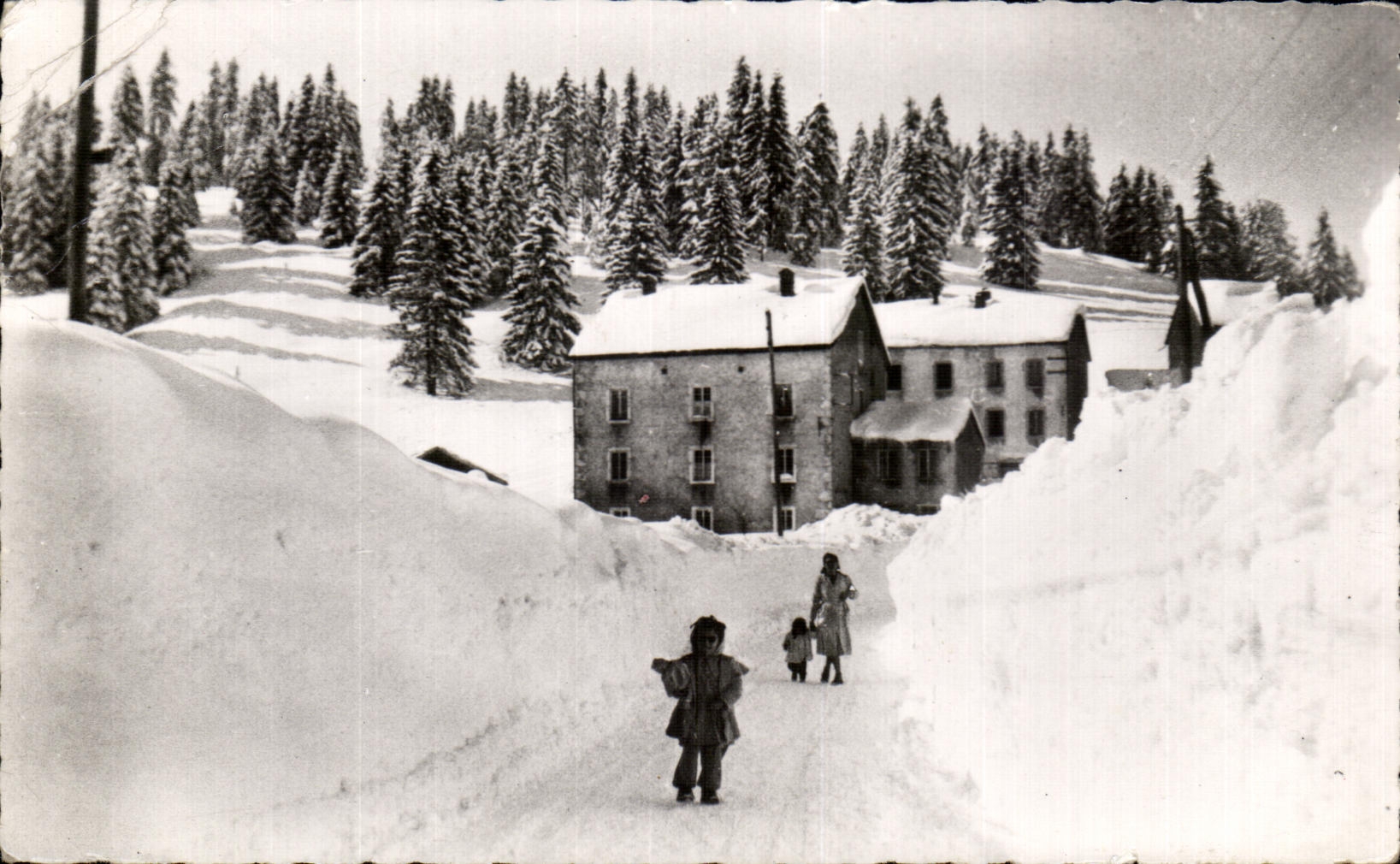 CPA Le Haut Jura Les Moussieres Promenade hivernale