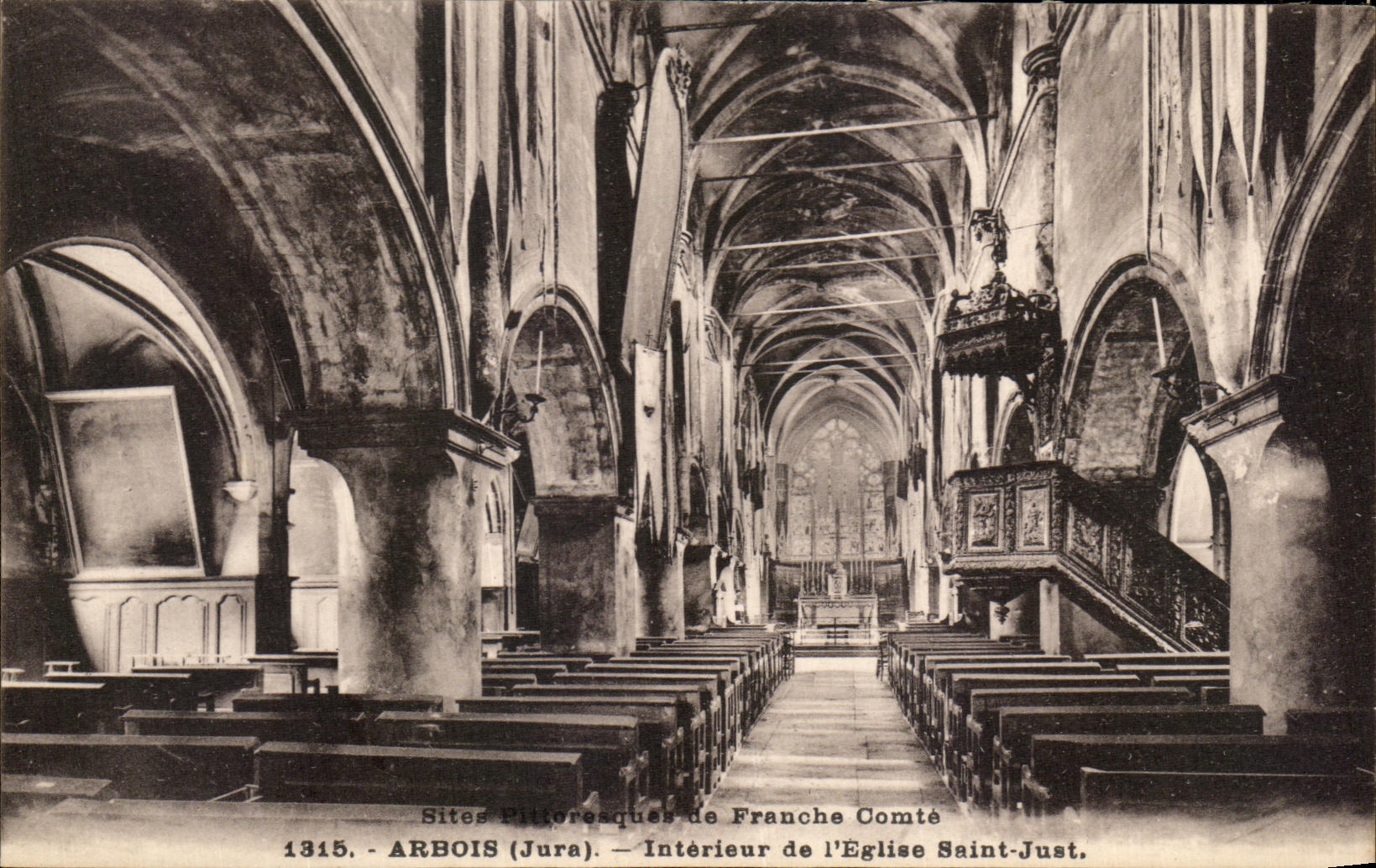 CPA Arbois Interieur de l Eglise Saint Just