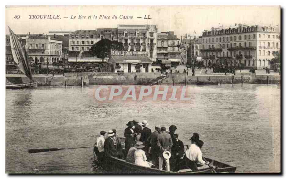 Trouville — Le Bac et la Place du Casino — LL
