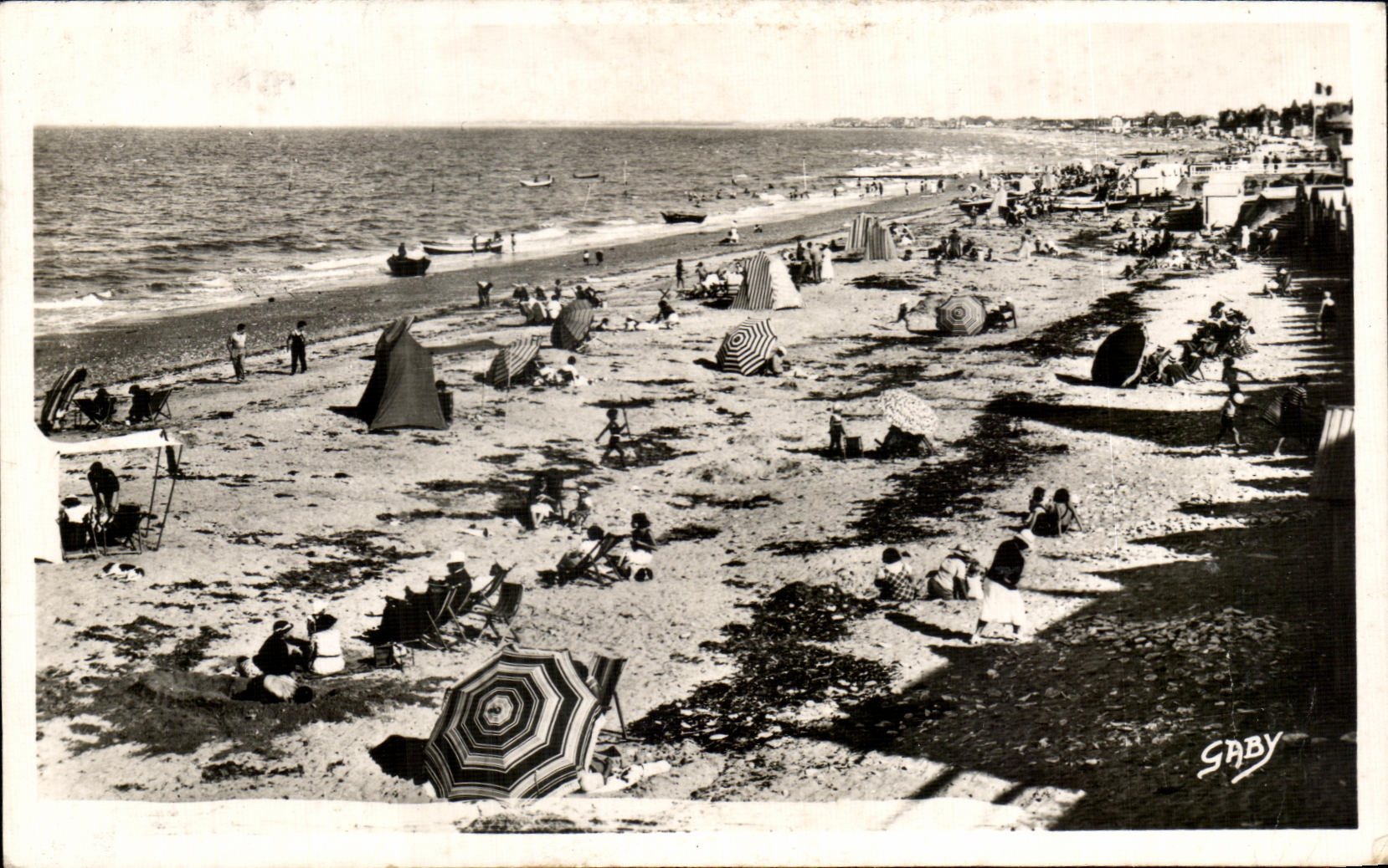 CPA Lion sur Mer Panorama de la Plage