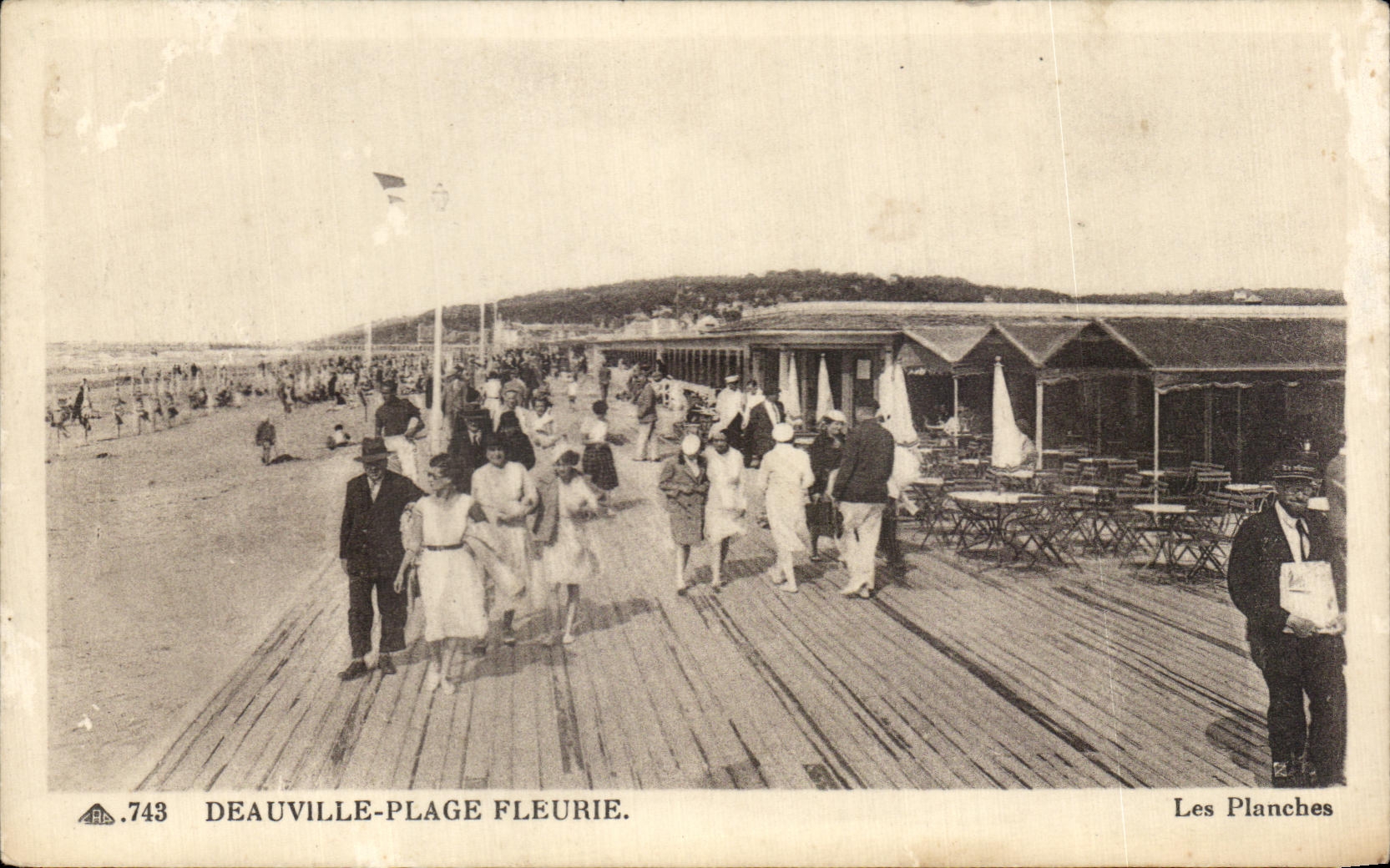 CPA Deauvillle Plage Fleurie