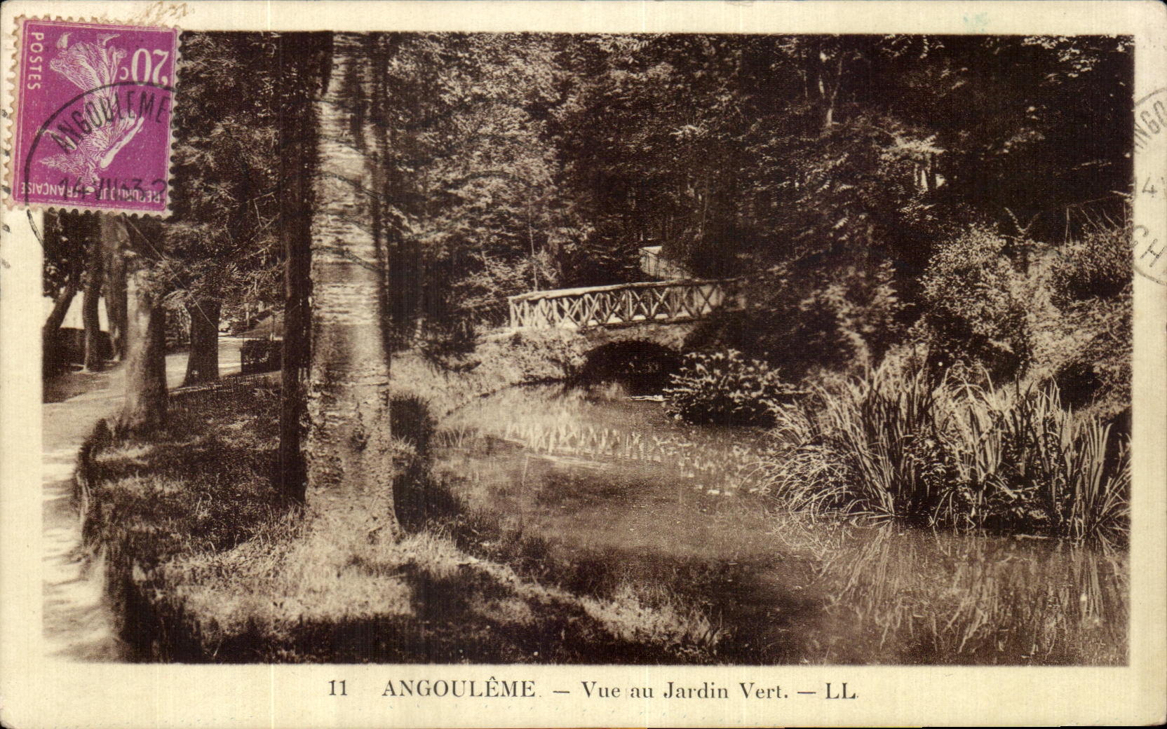CPA Angouleme Vue au Jardin Vert