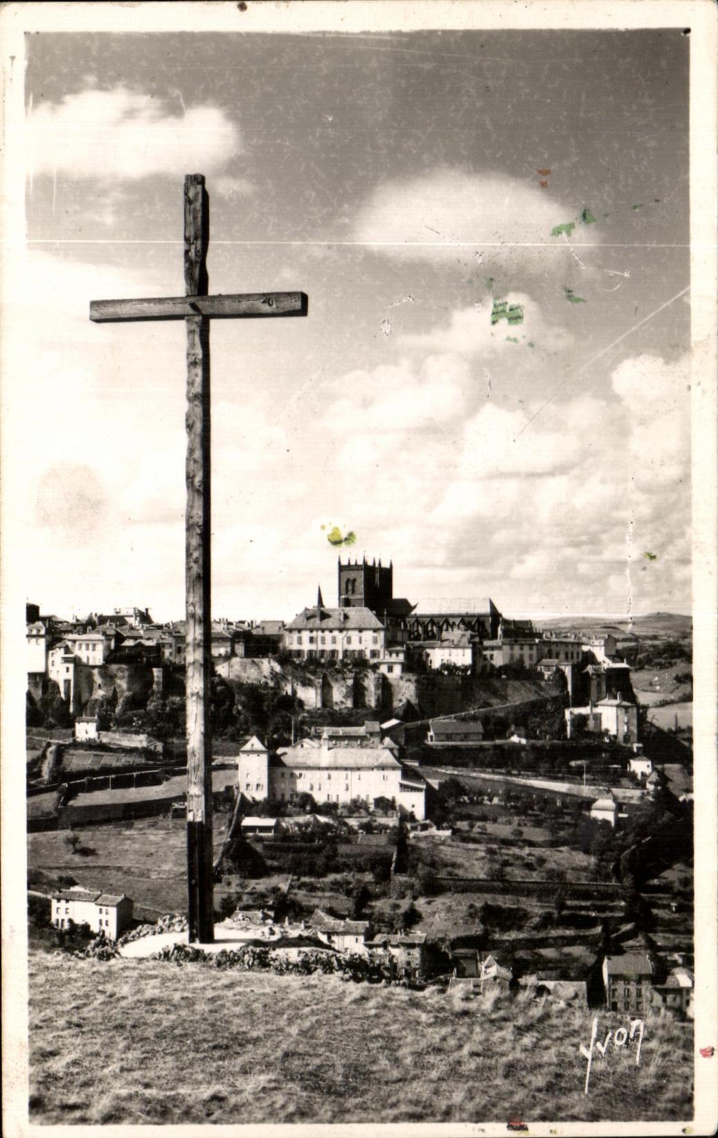 CPA Saint Flour (Cantal) La Cathedrale et les remparts