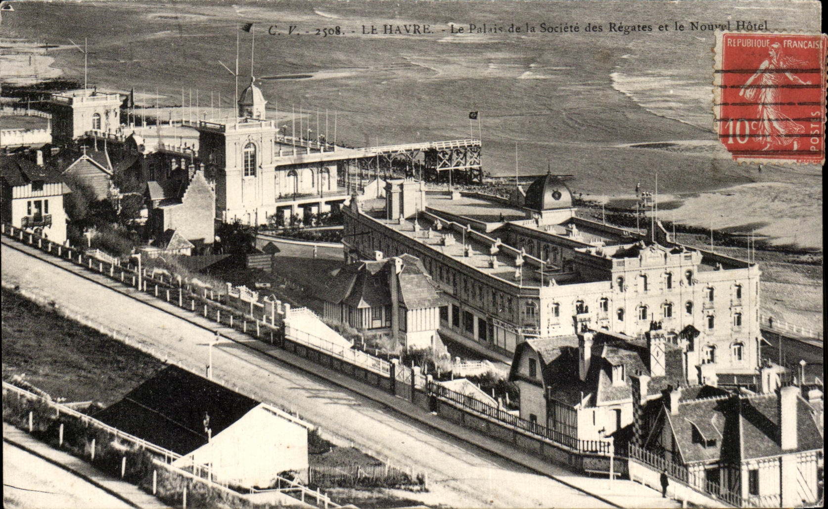 CPA Le Havre Le Palais de la Societe des Regates et le Nouvel Hotel