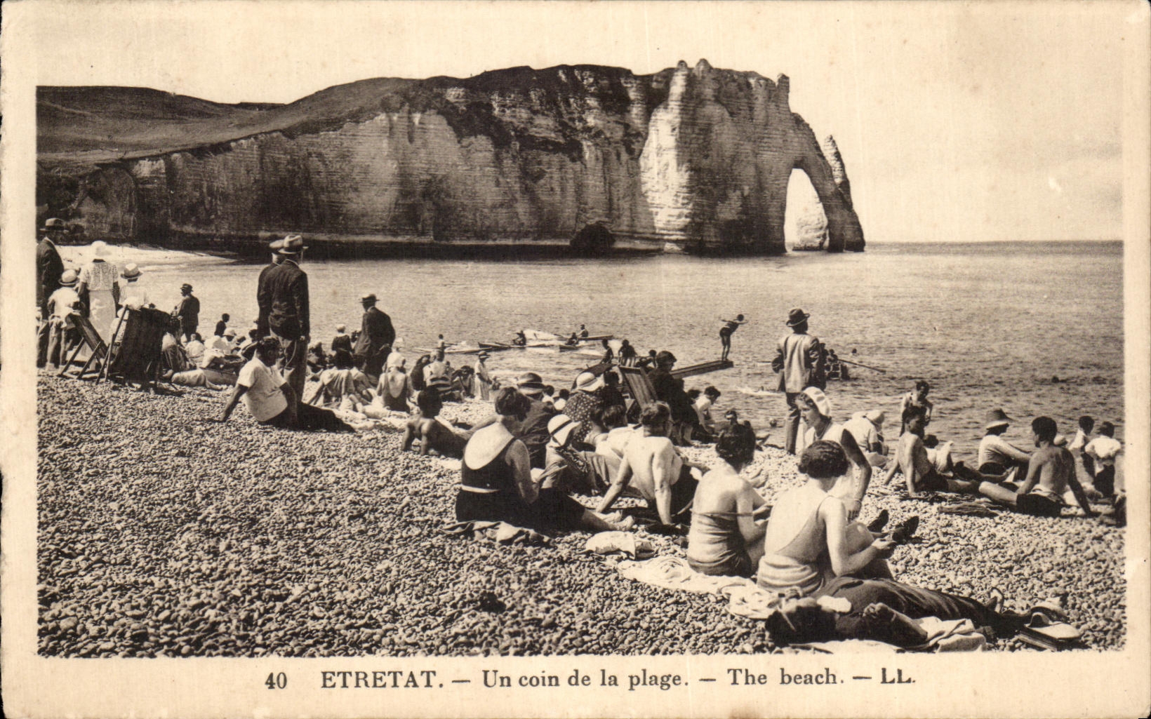 CPA Etretat Un Coin de la Plage The beach