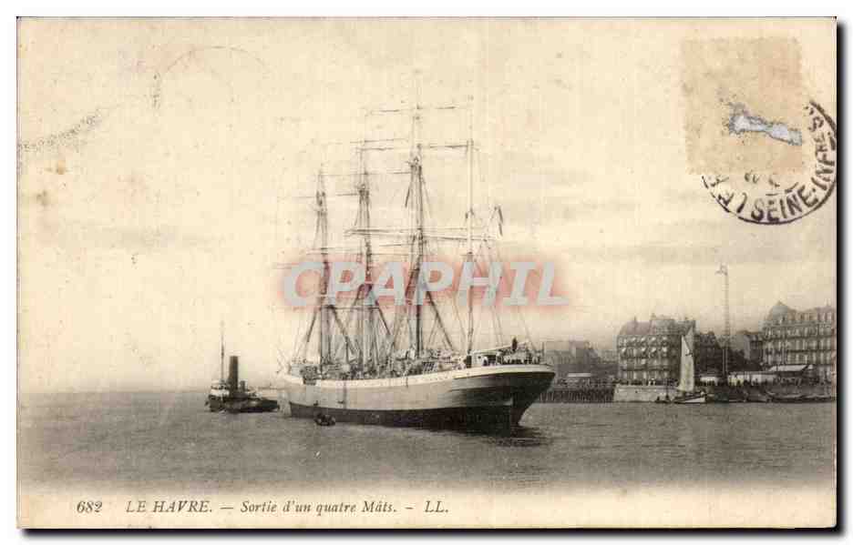 CPA Le Havre Sortie d un quatre Mats Bateau