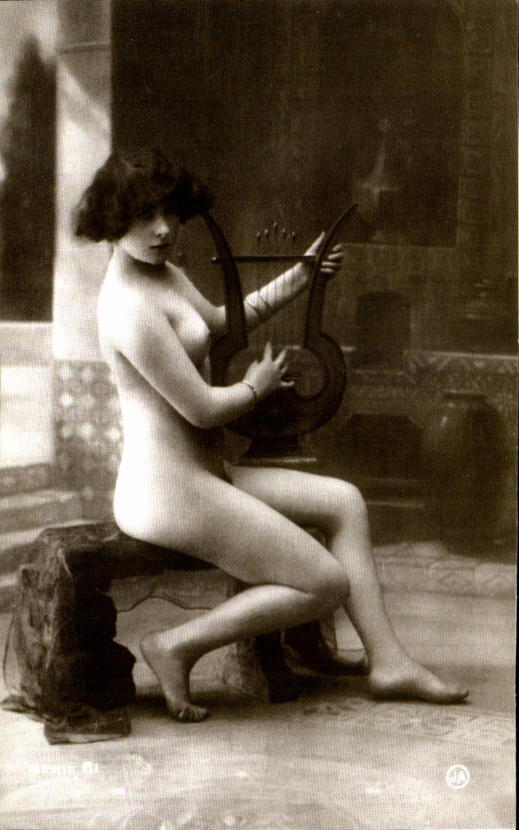 REPRO Femme nue erotique