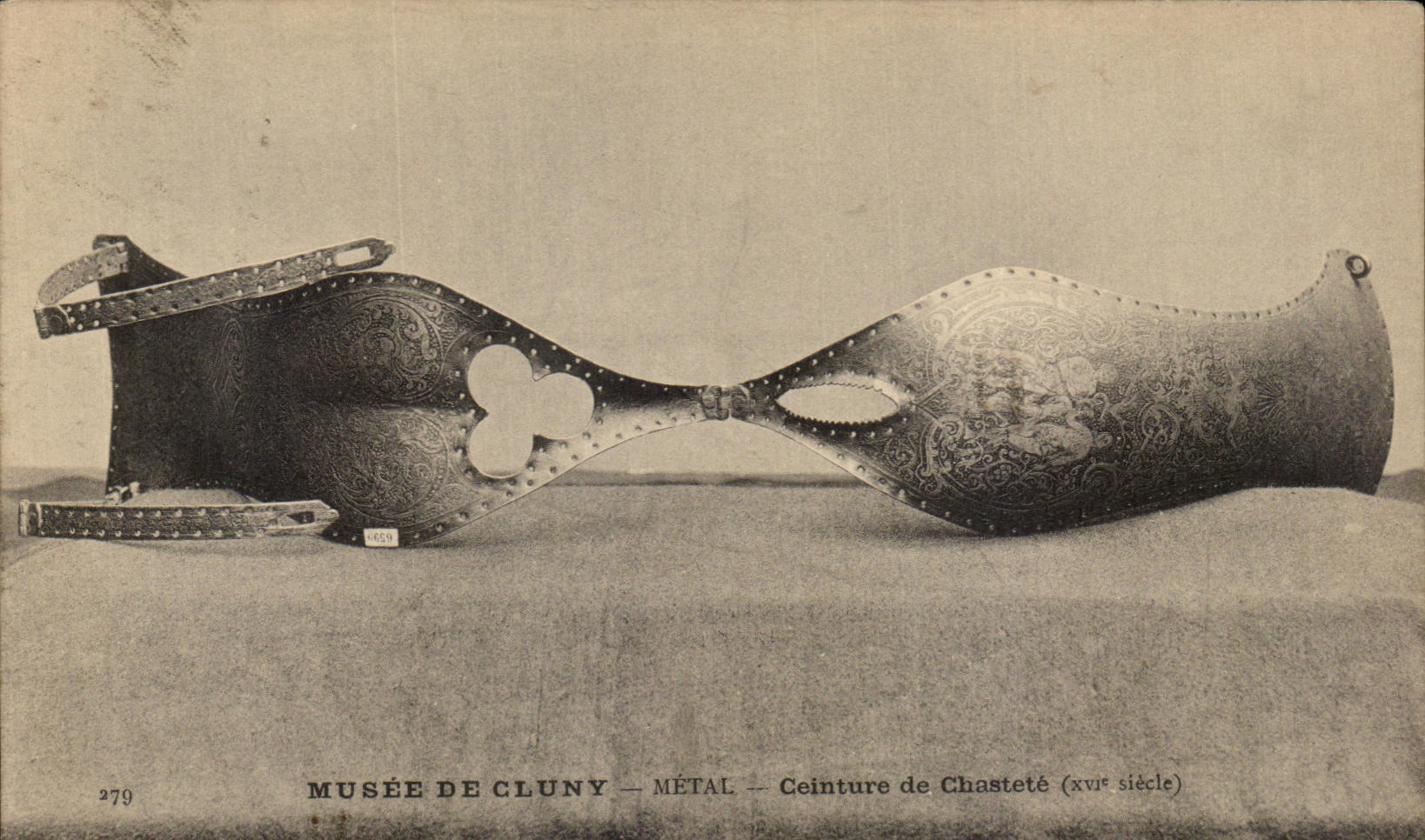 CPA Musee De Cluny Metal Ceinture de Chastete Chastity belt 