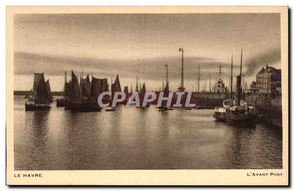 CPA Le Havre L avant port Bateaux 