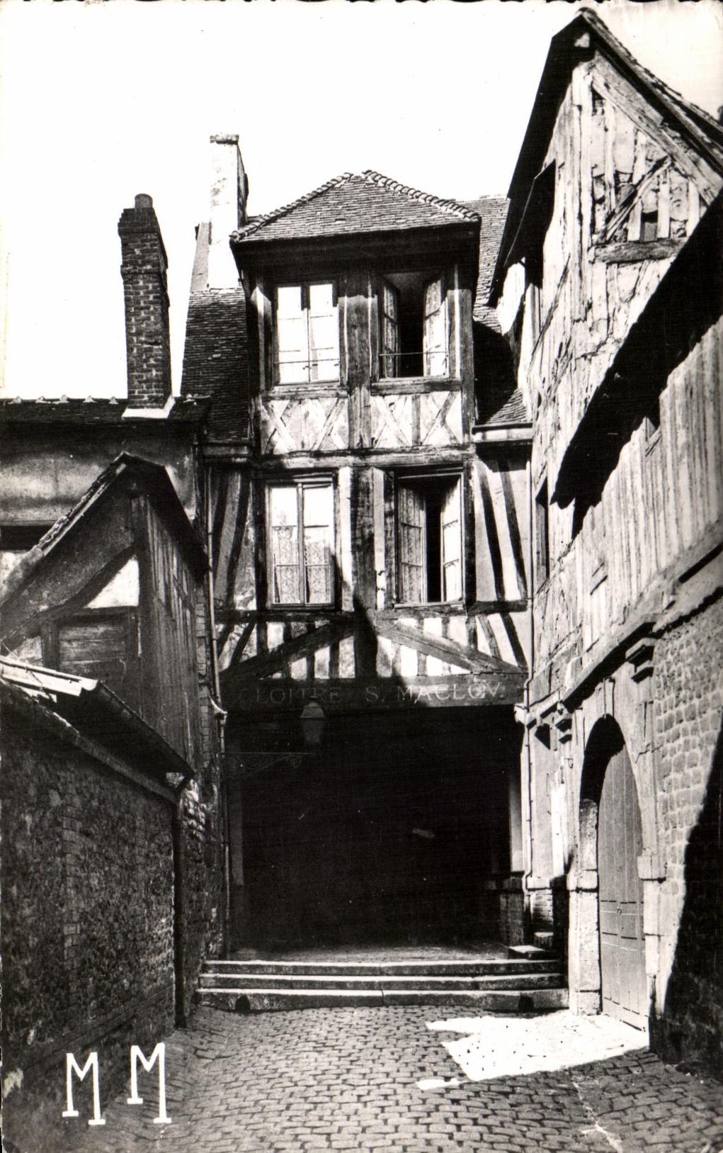 CPA Rouen La Ville Musee L Entree Du Cloitre De Saint Maclou