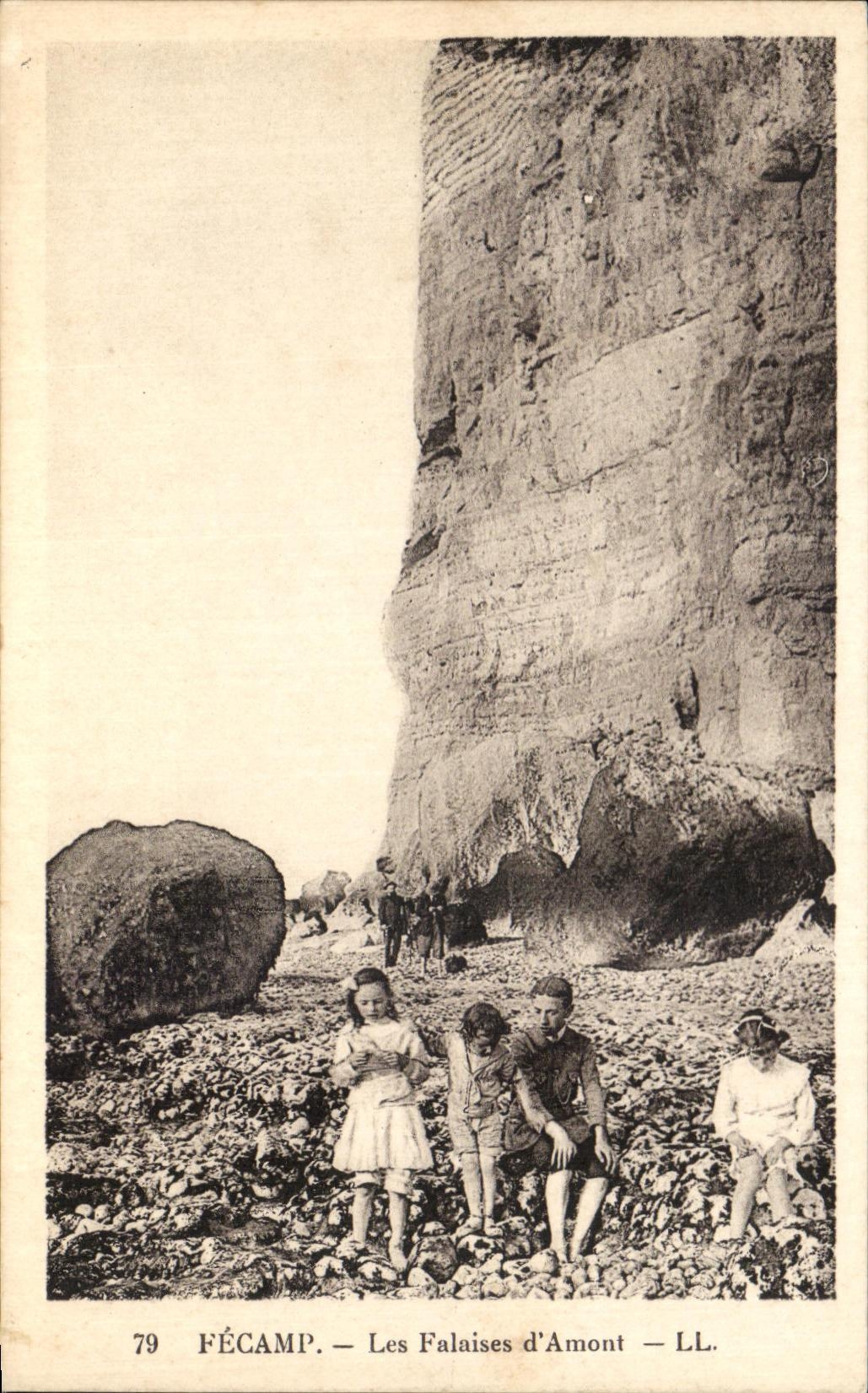 CPA Fecamp Les Falaises d Amont Enfants