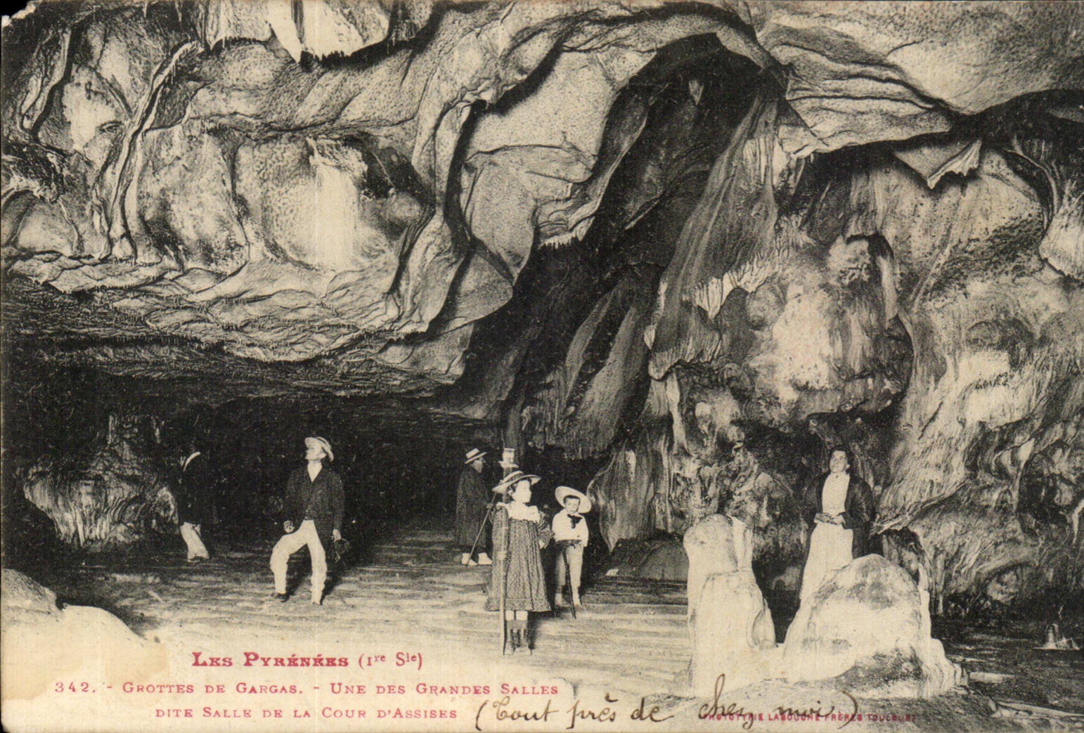 CPA Les pyrenees Grottes De Gargas Une Des grandes salles dite salle de la cour d assises