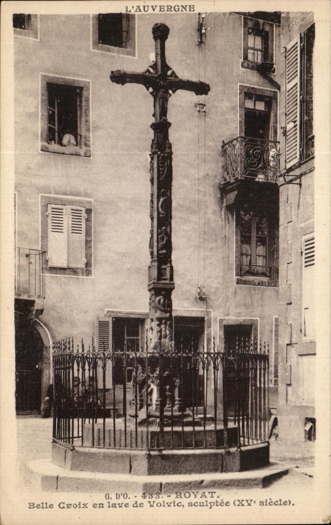 CPA Royat Belle Croix en Lave Volvic Sculptee