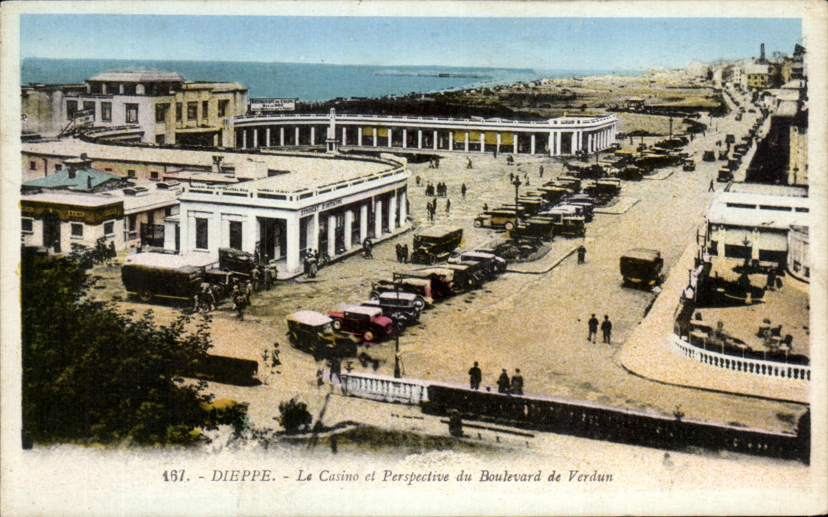 CPA Dieppe La Casino et Perspective du Boulevard de Verdun