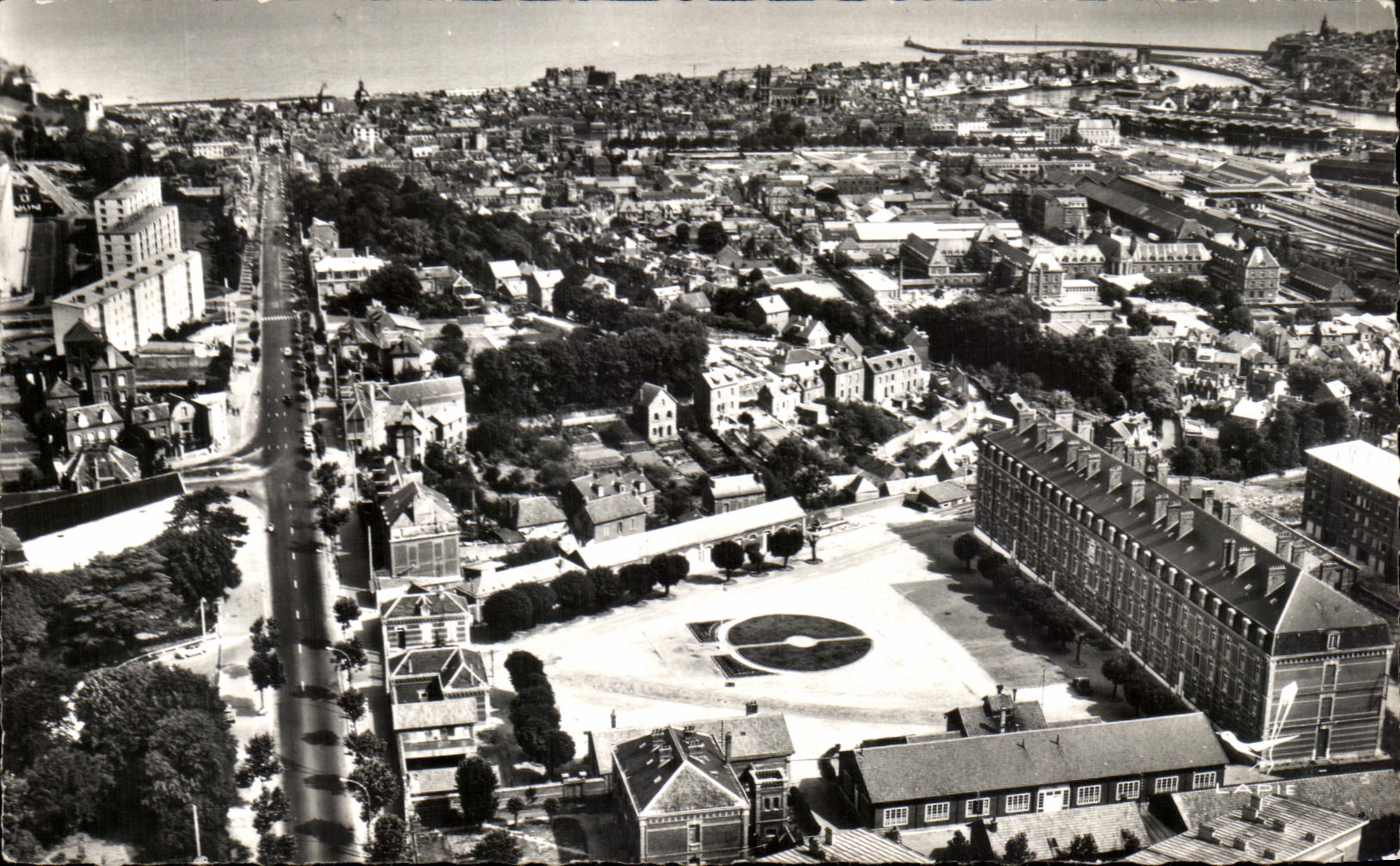 CPA Dieppe Avion Au Dessus Dieppe Avenue Gambetta