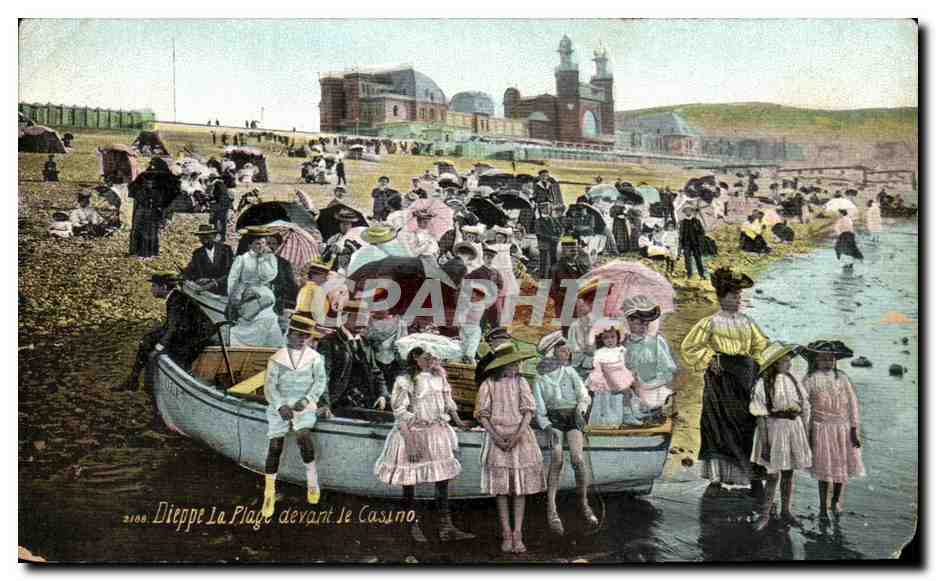 CPA Dieppe La Plage Derant le Casino Enfants