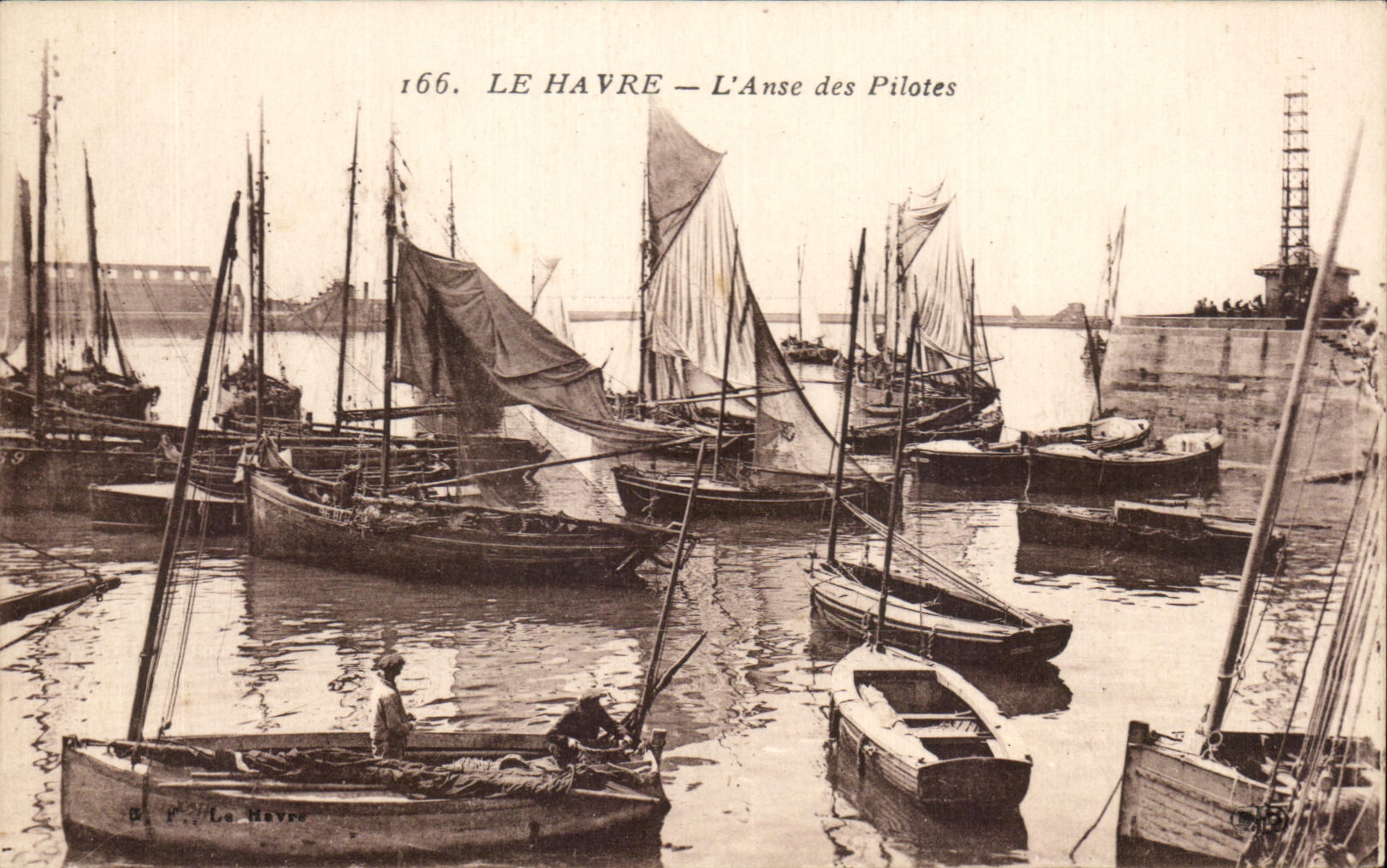 CPA Le Havre L Anse des pilotes Bateauxx