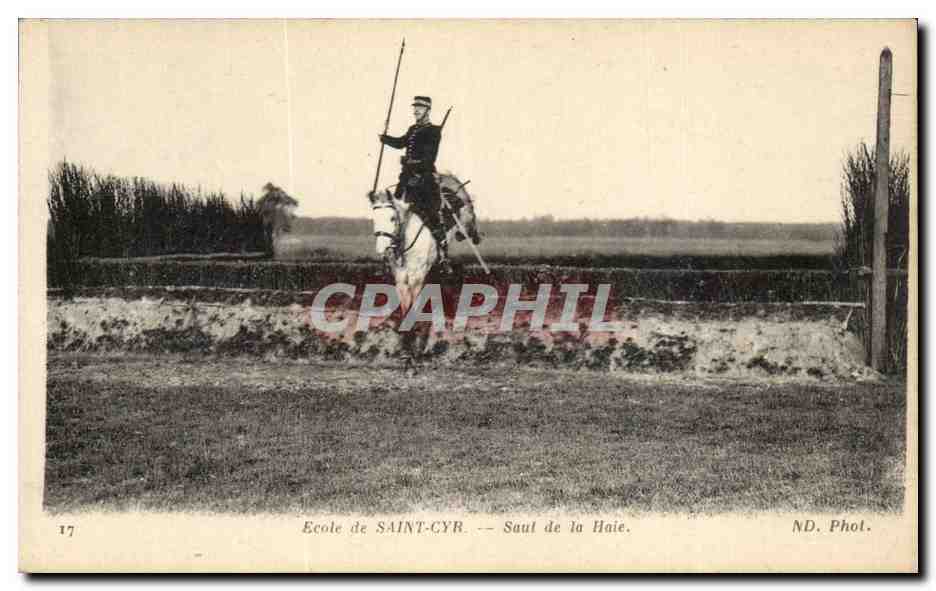 École de SAINT-CYR — Saut de la Haie. — ND. Phot.